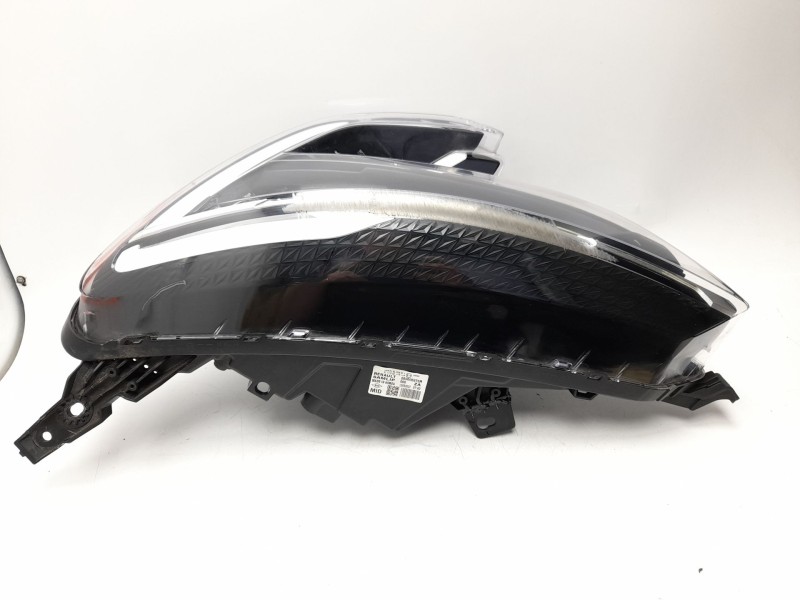 Recambio de faro izquierdo para renault arkana i (lcm_, ldn_) 1.3 tce 140 (ldn0) referencia OEM IAM 260605973R  