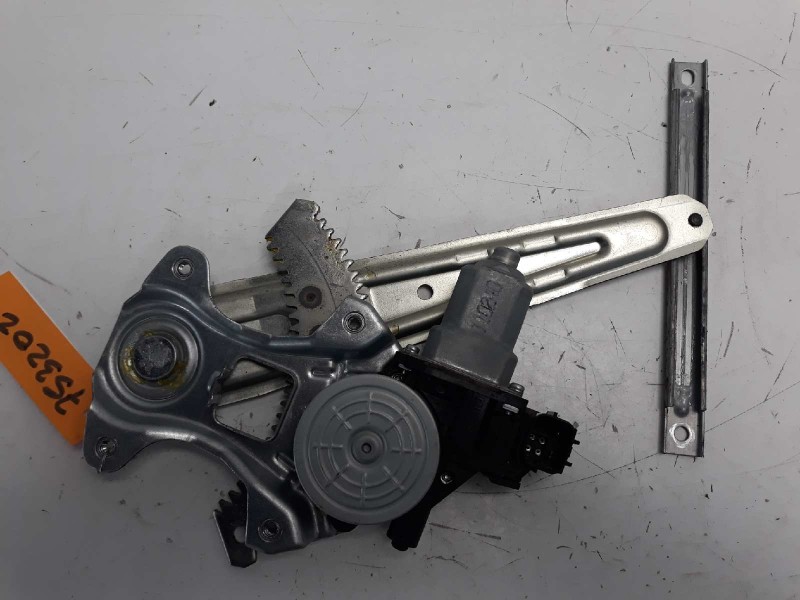 Recambio de elevalunas trasero derecho para nissan juke (f15) acenta referencia OEM IAM 827201U600 106802017 111774