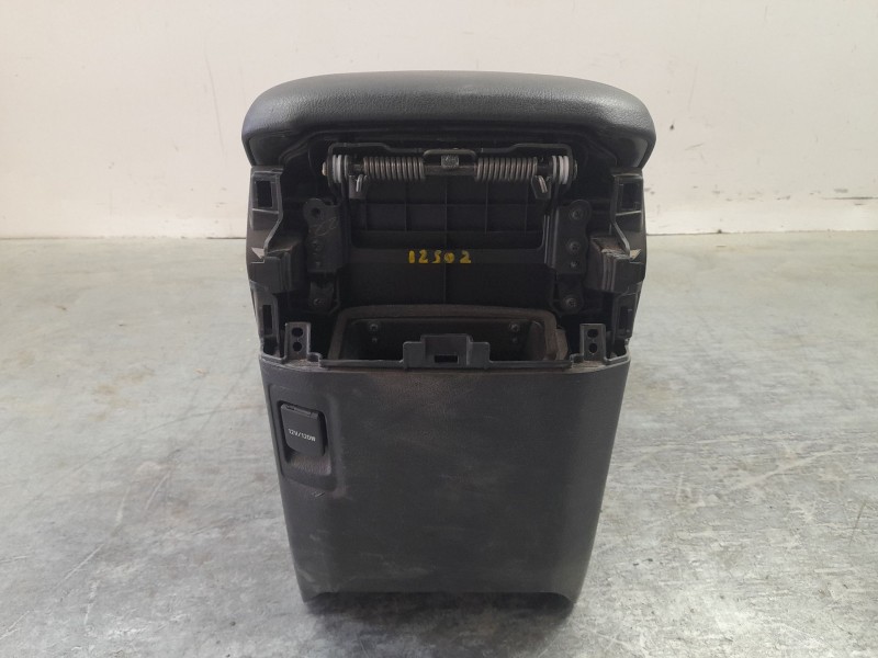 Recambio de apoyabrazos central para toyota land cruiser prado (_j15_) 2.8 d-4d (gdj155, gdj150) referencia OEM IAM 5890560361C0