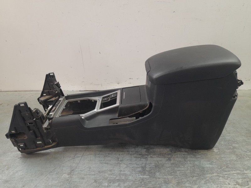 Recambio de apoyabrazos central para toyota land cruiser prado (_j15_) 2.8 d-4d (gdj155, gdj150) referencia OEM IAM 5890560361C0