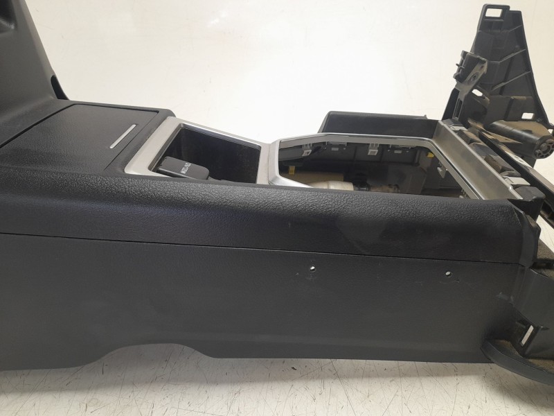 Recambio de apoyabrazos central para toyota land cruiser prado (_j15_) 2.8 d-4d (gdj155, gdj150) referencia OEM IAM 5890560361C0