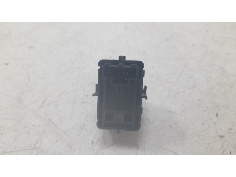 Recambio de mando elevalunas trasero derecho para ford kuga titanium referencia OEM IAM LB5T14529AAW  