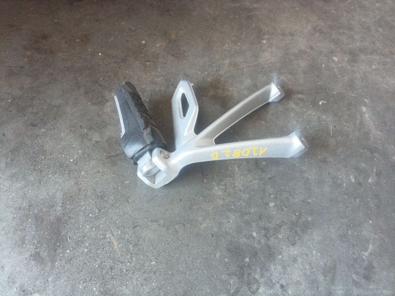 Recambio de estribos laterales para bmw r 1250 r 1250 gs adventure referencia OEM IAM 46718528792 46718526742 