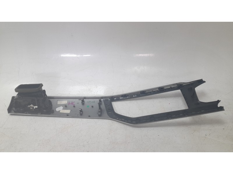 Recambio de moldura para volkswagen polo vi (aw1, bz1, ae1) 1.0 tsi referencia OEM IAM 2G1858416A  