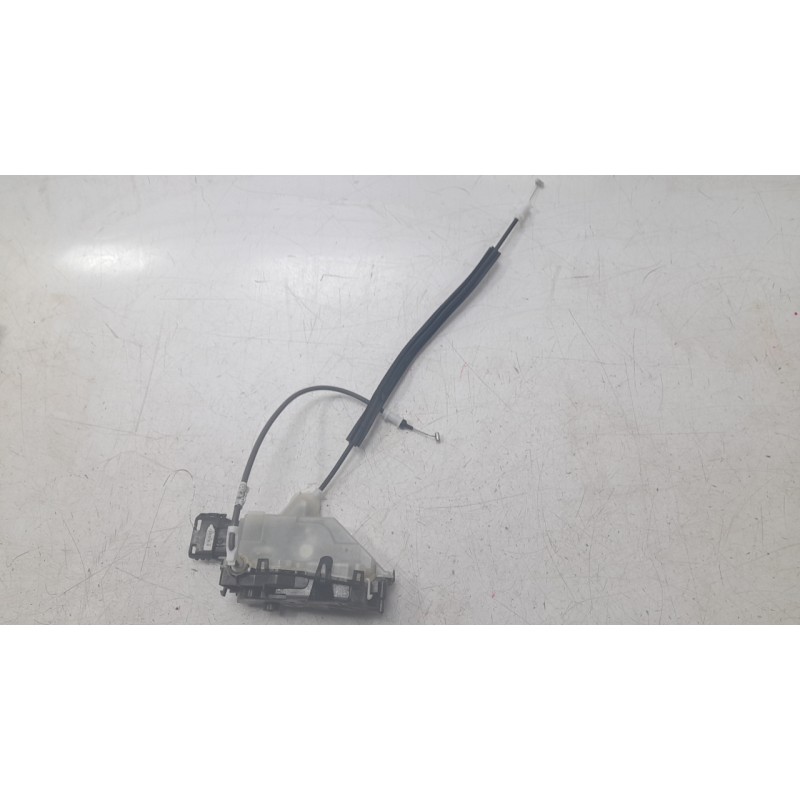 Recambio de cerradura puerta trasera izquierda para citroën c3 aircross ii van (2c_, 2r_) puretech 82 referencia OEM IAM 9826677