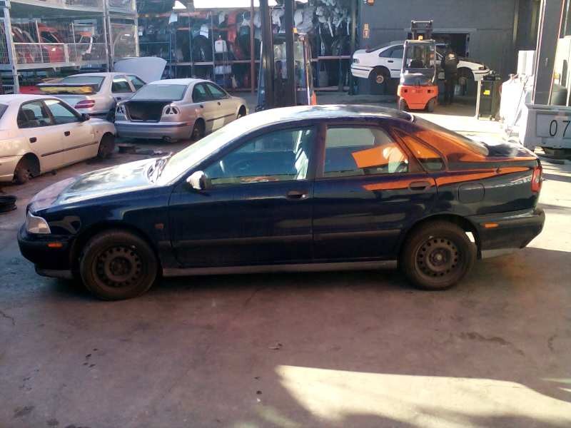 volvo s40 berlina del año 1997