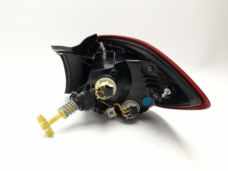 Recambio de piloto trasero izquierdo para ford fiesta vii (hj, hf) 1.0 ecoboost referencia OEM IAM H1BB13405AH  103F10710771/160