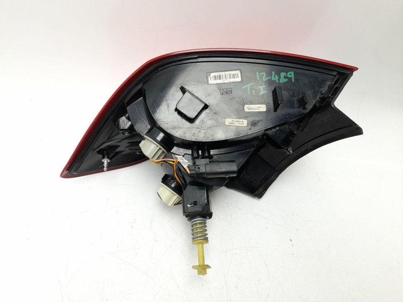 Recambio de piloto trasero izquierdo para ford fiesta vii (hj, hf) 1.0 ecoboost referencia OEM IAM H1BB13405AH  103F10710771/160