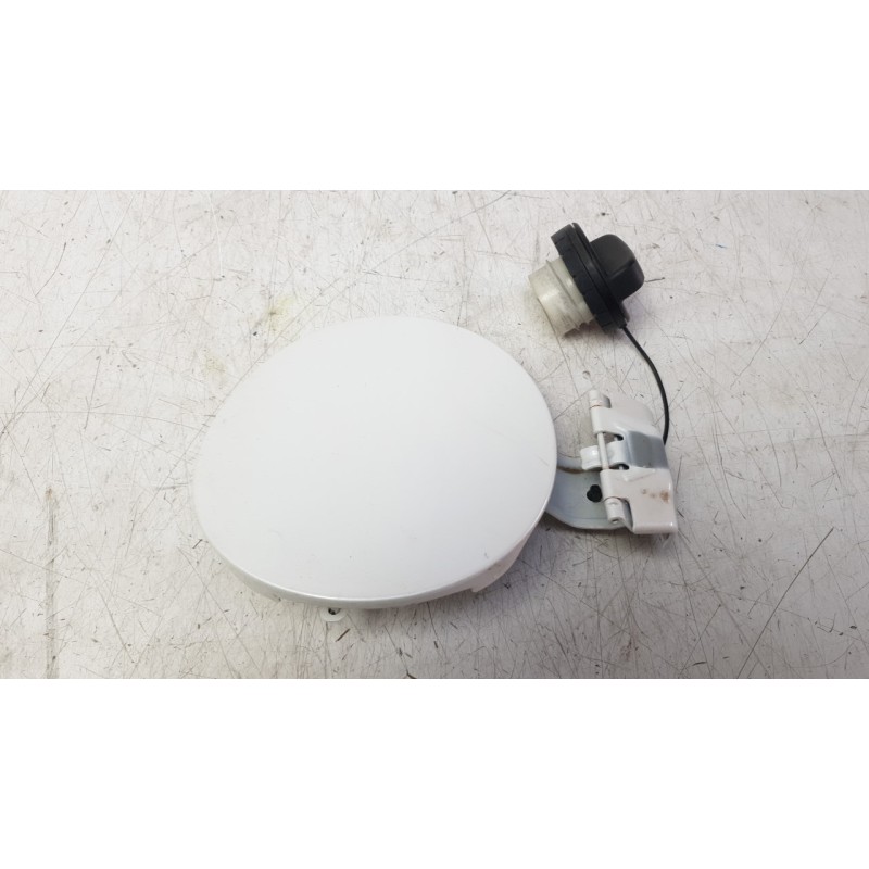 Recambio de tapa exterior combustible para mazda cx-3 (dk) 2.0 skyactiv-g referencia OEM IAM D10E42410  