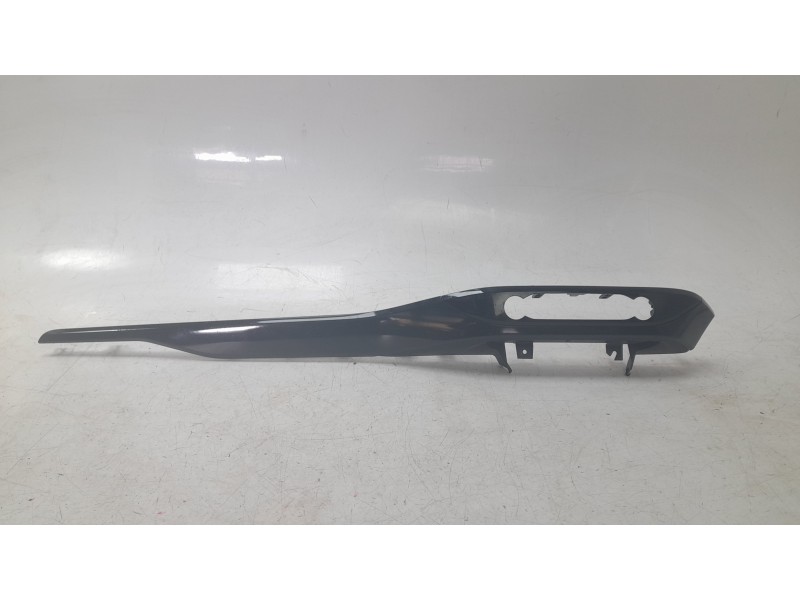 Recambio de moldura para ford kuga titanium referencia OEM IAM LV4BS045H93  