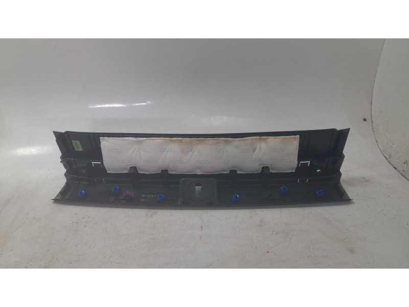 Recambio de moldura para kia sportage (nq5) drive referencia OEM IAM 85770R2100WK  