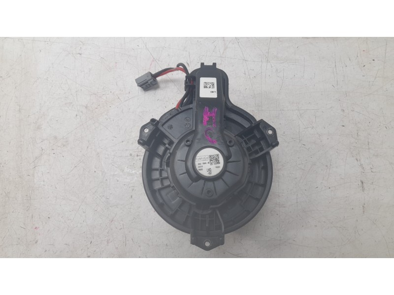 Recambio de ventilador calefaccion para ford kuga titanium referencia OEM IAM 2587601  
