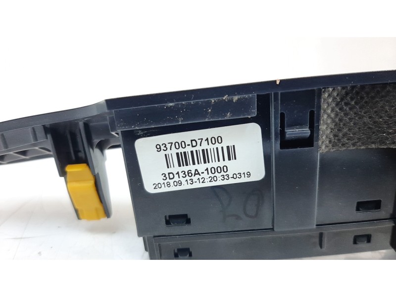 Recambio de warning para hyundai tucson 1.6 cat referencia OEM IAM 93700D7100  
