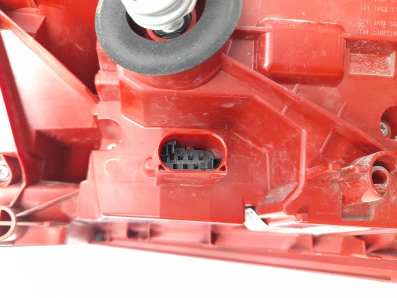 Recambio de piloto trasero izquierdo para mercedes-benz clase gla (x156) gla 200 cdi / d (156.908) referencia OEM IAM A156906195