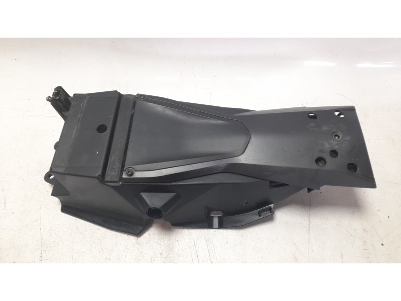 Recambio de guardabarros trasero para ktm super duke 1290 super duke r referencia OEM IAM 61608018000  