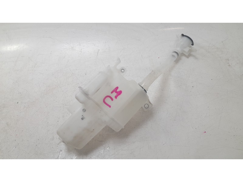 Recambio de deposito limpia para toyota rav4 hybrid 4x2 advance referencia OEM IAM 8531542470  