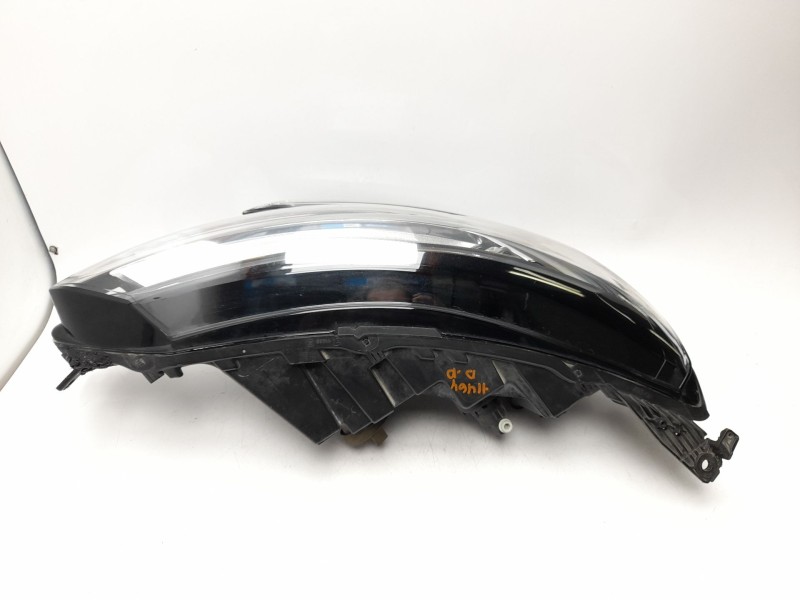 Recambio de faro derecho para renault megane iv grandtour referencia OEM IAM 260104596R  