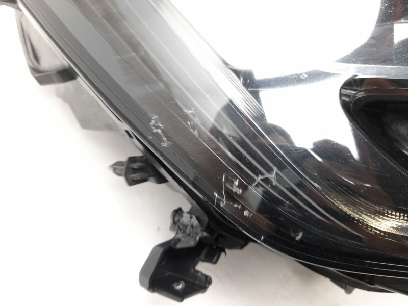 Recambio de faro derecho para renault megane iv grandtour referencia OEM IAM 260104596R  