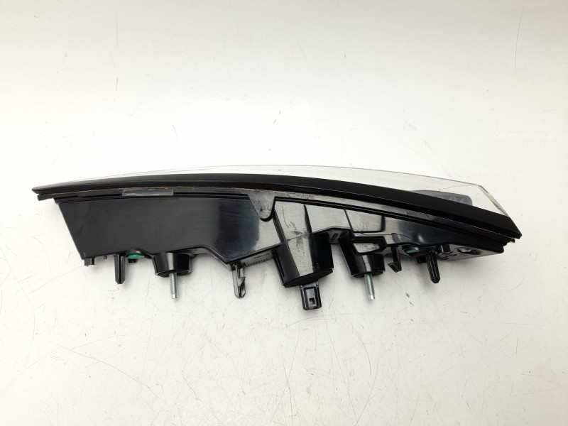 Recambio de piloto trasero izquierdo interior para renault captur e-tech hybrid referencia OEM IAM 265553268R  