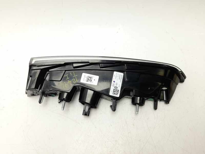 Recambio de piloto trasero izquierdo interior para renault captur e-tech hybrid referencia OEM IAM 265553268R  