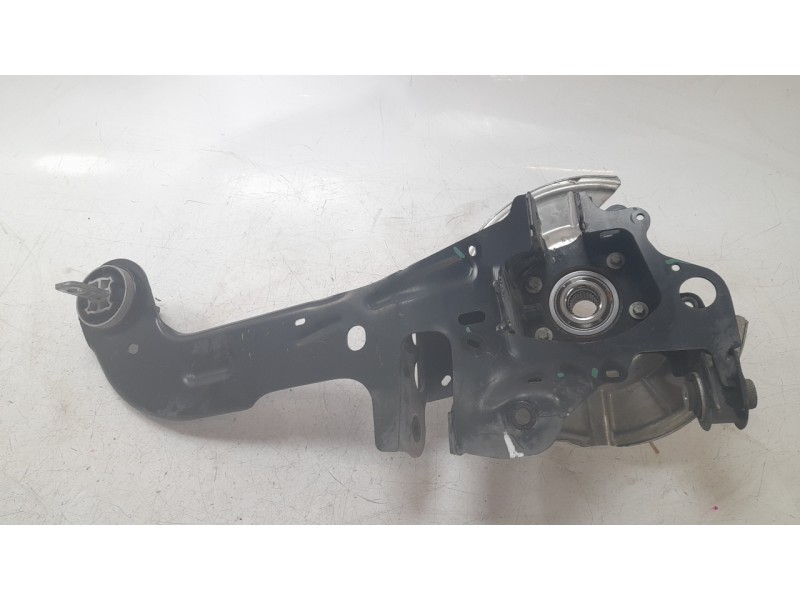 Recambio de mangueta trasera derecha para ford kuga titanium referencia OEM IAM LX615A968BE  