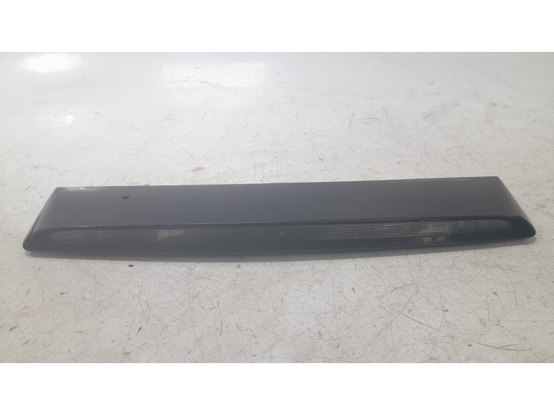 Recambio de luz central de freno para ford kuga titanium referencia OEM IAM LJ6B13A613  