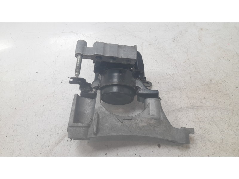 Recambio de soporte motor para toyota rav4 hybrid 4x2 advance referencia OEM IAM 1230525040  