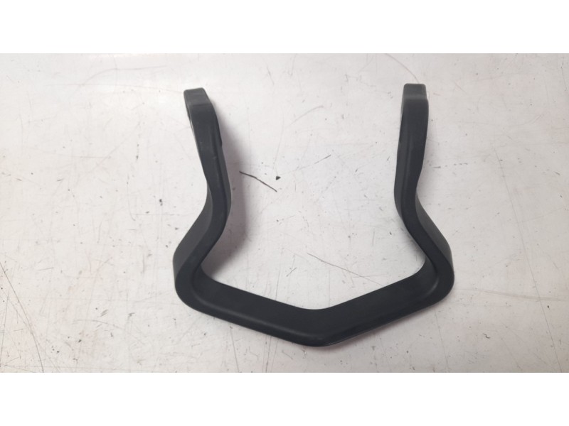 Recambio de agarradera trasera para ktm super duke 1290 super duke r referencia OEM IAM 61412008000  
