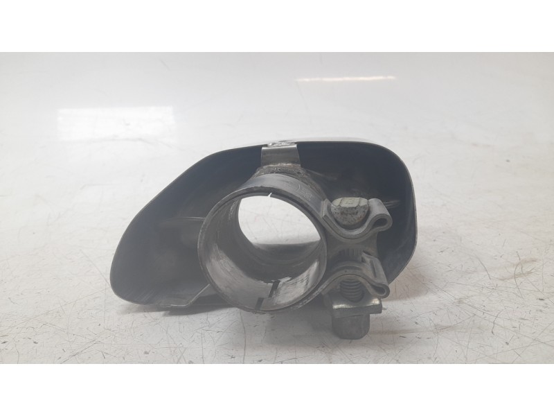 Recambio de molduras traseras para ford kuga titanium referencia OEM IAM LX615C262DB  