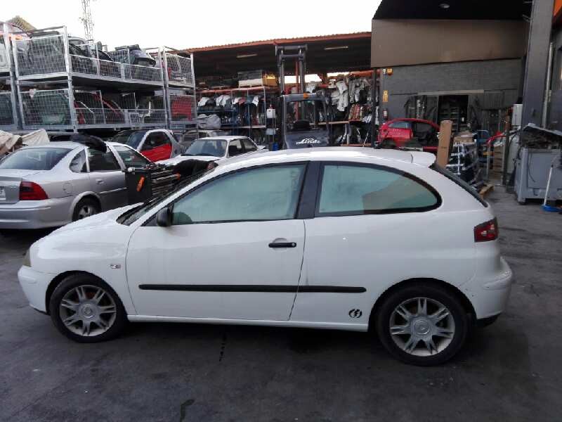 seat ibiza (6l1) del año 2003