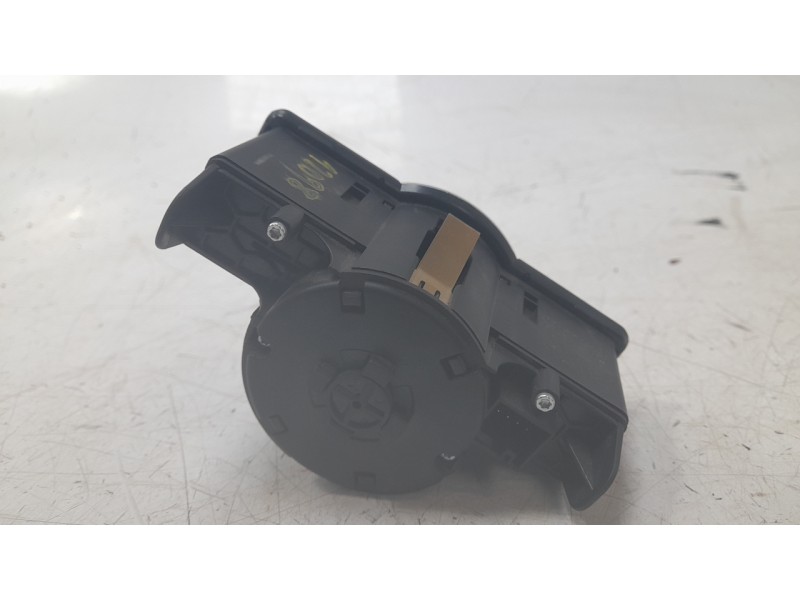 Recambio de mando luces para mercedes-benz clase gla (x156) gla 180 (156.942) referencia OEM IAM 2469050250  