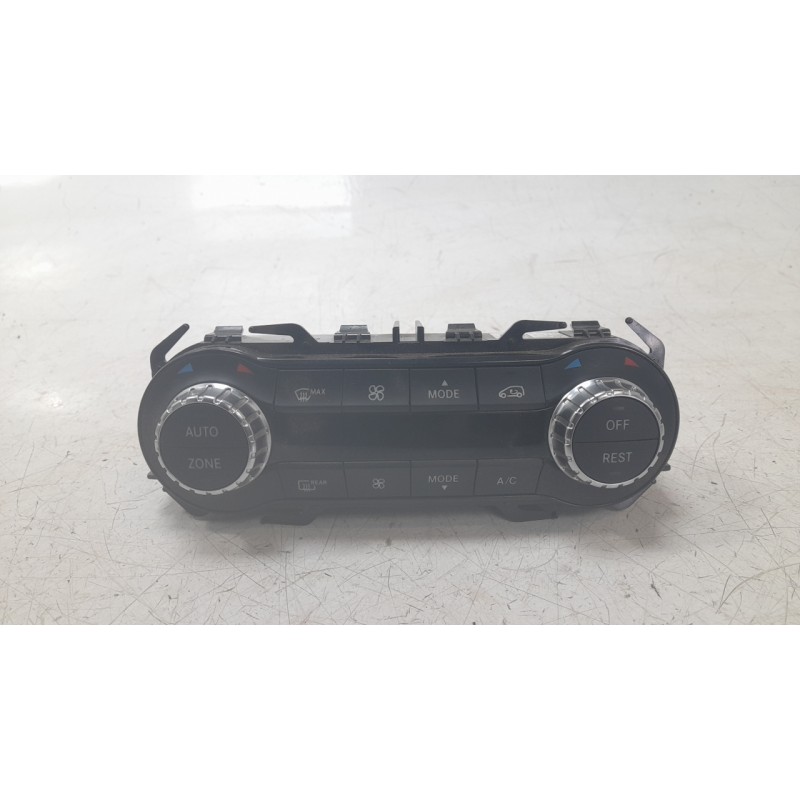 Recambio de mando climatizador para mercedes-benz clase gla (x156) gla 180 (156.942) referencia OEM IAM 2469003816  