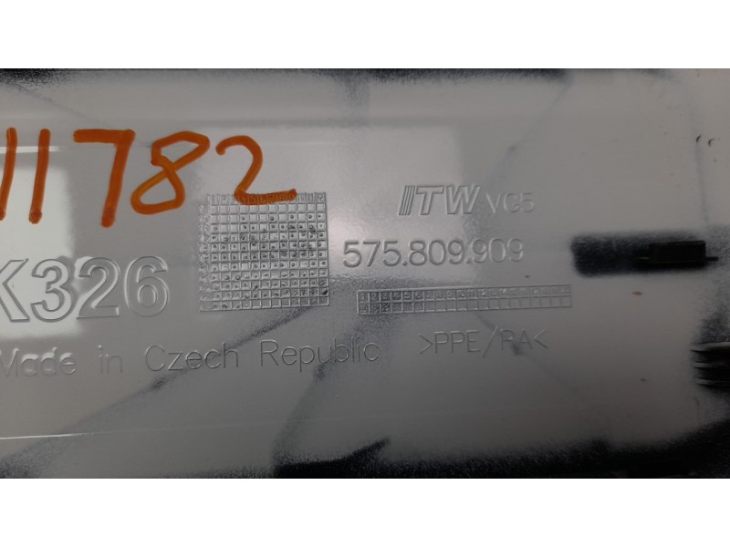 Recambio de tapa exterior combustible para seat ateca (khp) fr referencia OEM IAM 575809909  