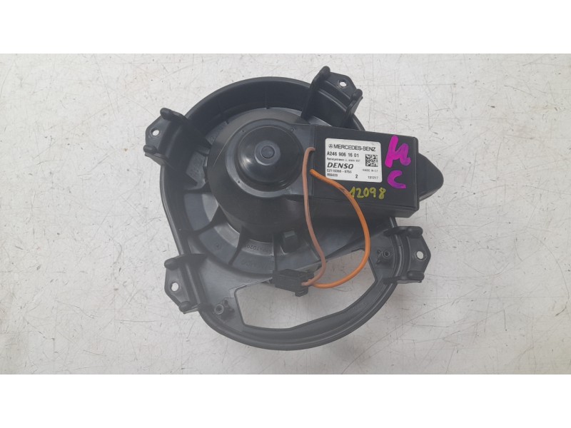 Recambio de ventilador calefaccion para mercedes-benz clase gla (x156) gla 180 (156.942) referencia OEM IAM 2469061601 CZ1163600