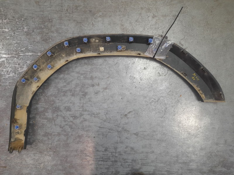 Recambio de aletin delantero izquierdo para dacia duster iii eco-g 100 essential referencia OEM IAM 638138197R  
