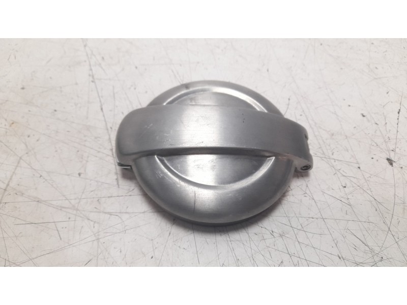 Recambio de tapon combustible para triumph rocket 3 r referencia OEM IAM T2401982  
