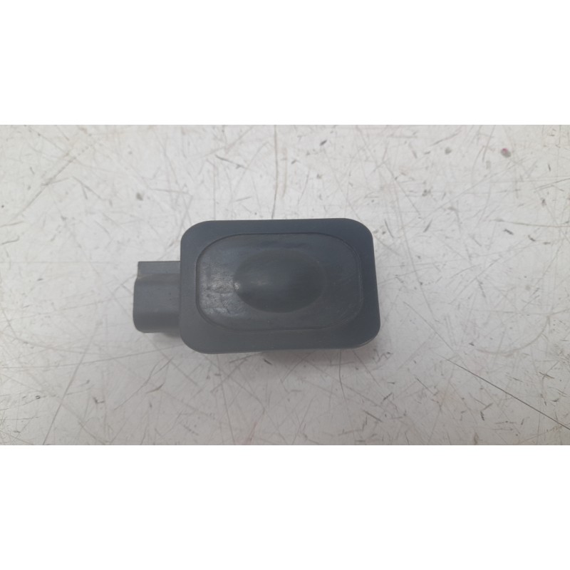 Recambio de maneta exterior porton para land rover range rover velar (l560) 2.0 p300 si4 4x4 referencia OEM IAM LR040338  