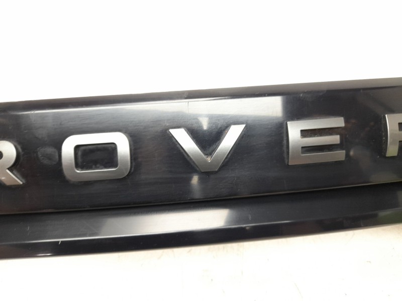 Recambio de piloto trasero central para land rover range rover velar (l560) 2.0 p300 si4 4x4 referencia OEM IAM J8A213192BE  