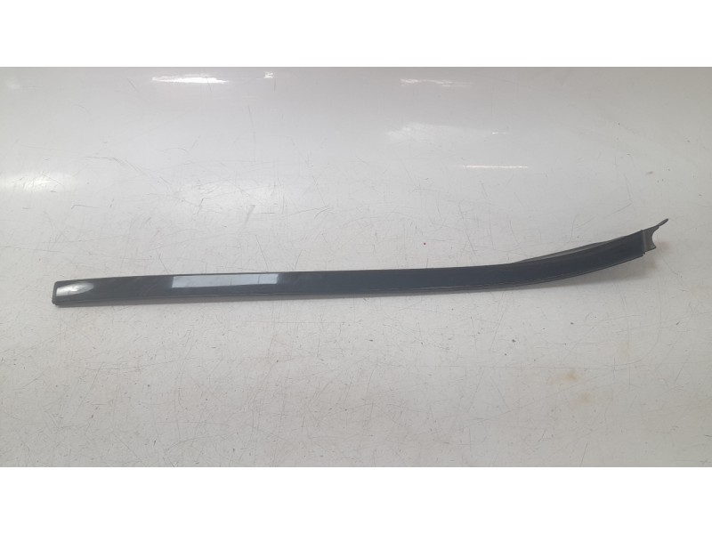 Recambio de moldura para mercedes-benz clase gla (x156) gla 180 (156.942) referencia OEM IAM A1566901800  