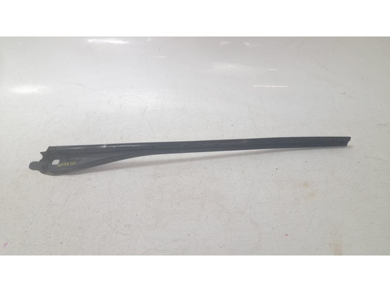 Recambio de moldura para mercedes-benz clase gla (x156) gla 180 (156.942) referencia OEM IAM 1566901700  