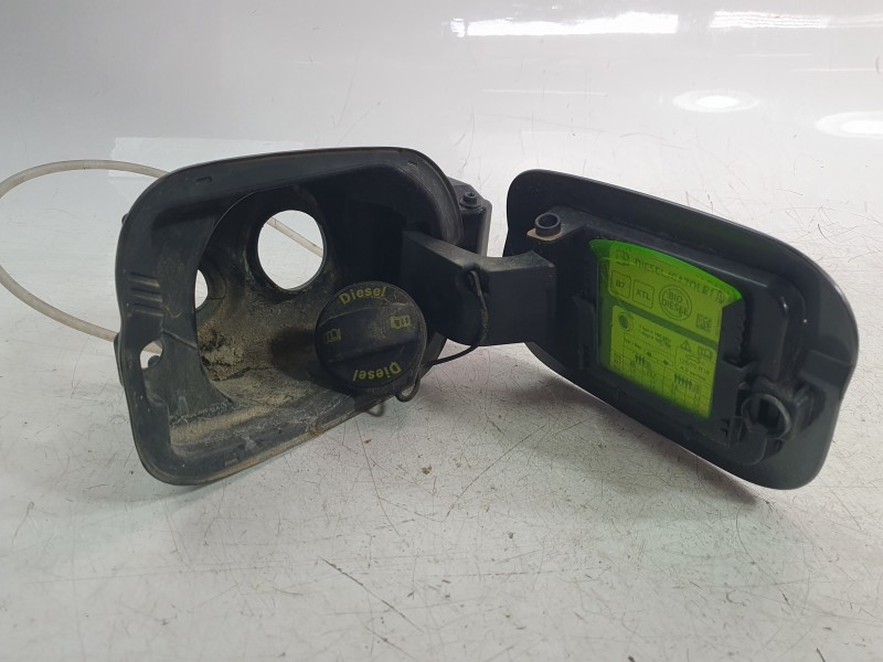 Recambio de tapa exterior combustible para skoda octavia iv (nx3, nn3, pv3) 2.0 tdi referencia OEM IAM 5E6809857  