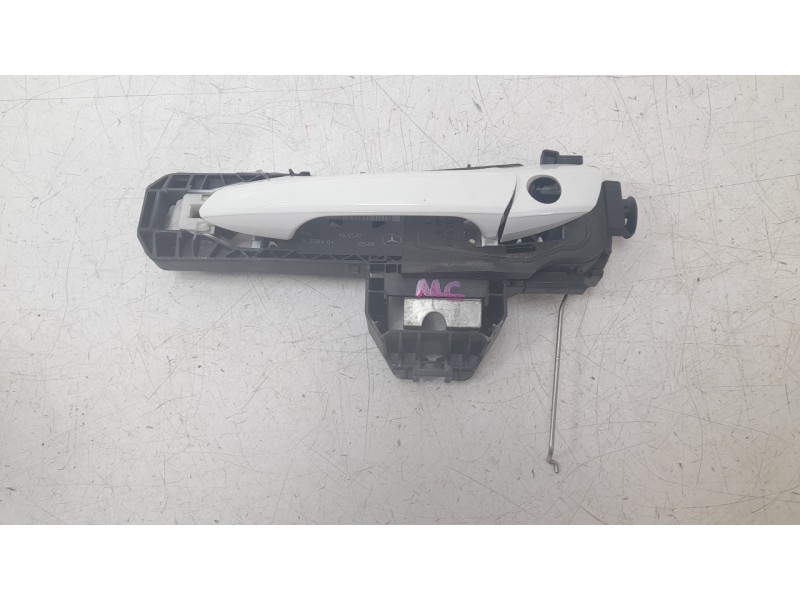 Recambio de maneta exterior delantera izquierda para mercedes-benz clase gla (x156) gla 180 (156.942) referencia OEM IAM 2047600