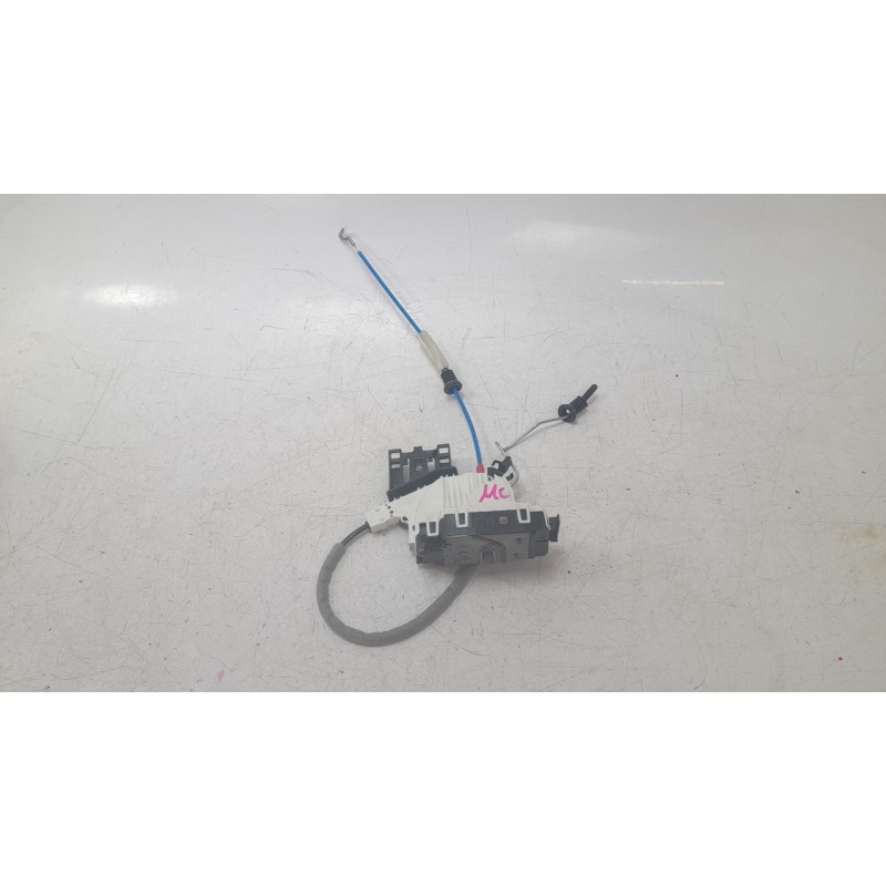 Recambio de cerradura puerta trasera izquierda para mercedes-benz clase gla (x156) gla 180 (156.942) referencia OEM IAM 20473027