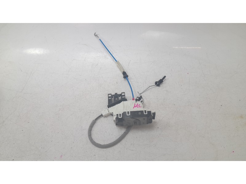Recambio de cerradura puerta trasera izquierda para mercedes-benz clase gla (x156) gla 180 (156.942) referencia OEM IAM 20473027
