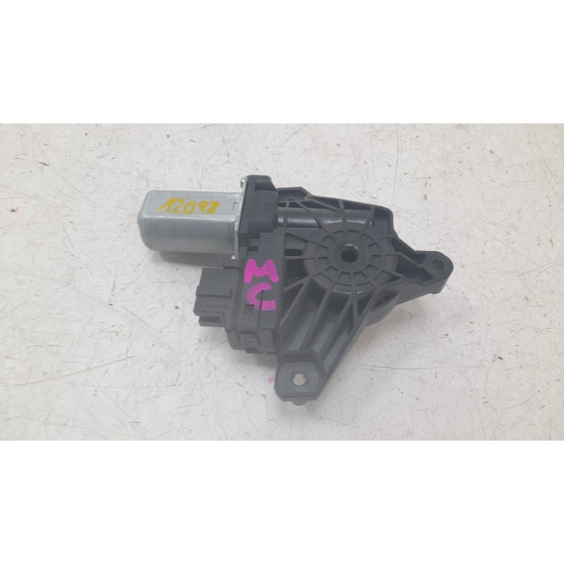 Recambio de motor elevalunas trasero derecho para mercedes-benz clase gla (x156) gla 180 (156.942) referencia OEM IAM 2469063200