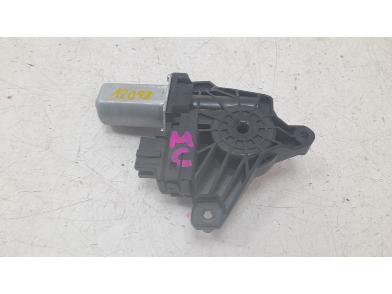 Recambio de motor elevalunas trasero derecho para mercedes-benz clase gla (x156) gla 180 (156.942) referencia OEM IAM 2469063200