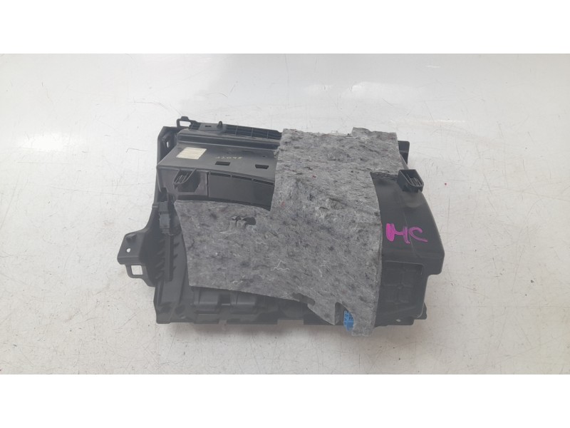 Recambio de guantera para mercedes-benz clase gla (x156) gla 180 (156.942) referencia OEM IAM 1766808600  