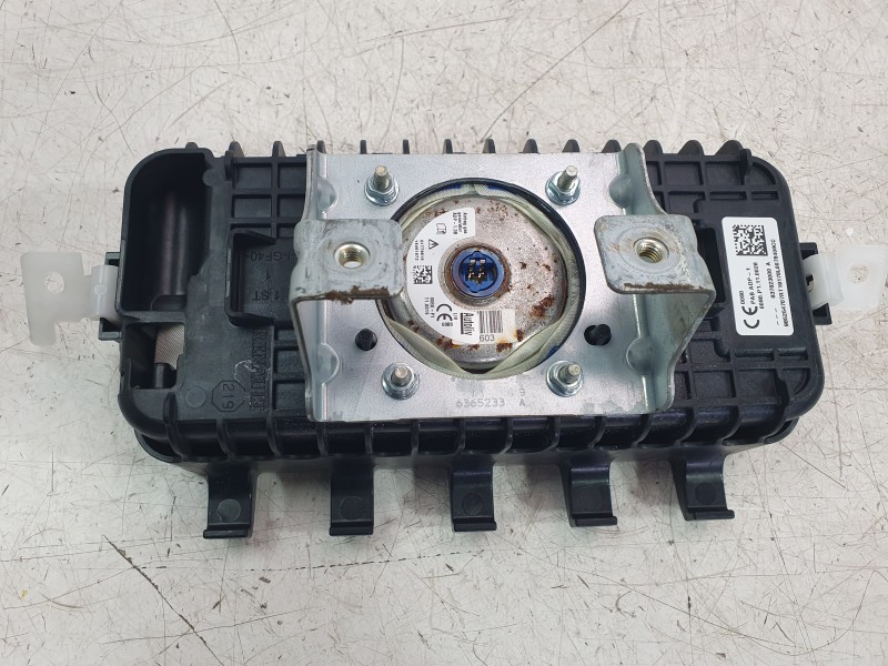 Recambio de airbag delantero derecho para renault megane iv hatchback (b9a/m/n_) 1.5 blue dci 115 (b9a6) referencia OEM IAM 9852