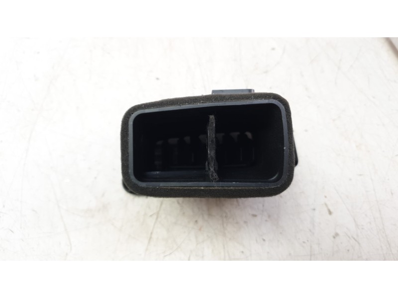 Recambio de aireador derecho para kia rio iv (yb, sc, fb) 1.25 referencia OEM IAM 97490H8100FHV  