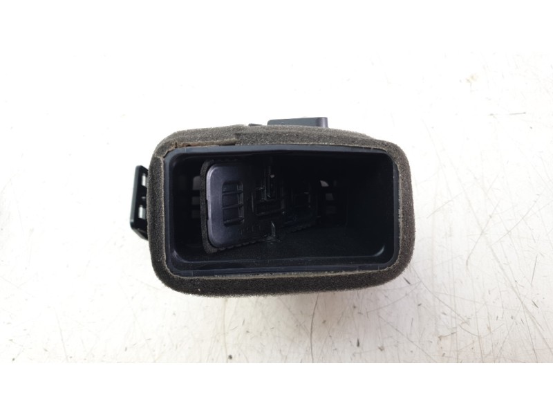 Recambio de aireador izquierdo para kia rio iv (yb, sc, fb) 1.25 referencia OEM IAM 97480H8100FHV  